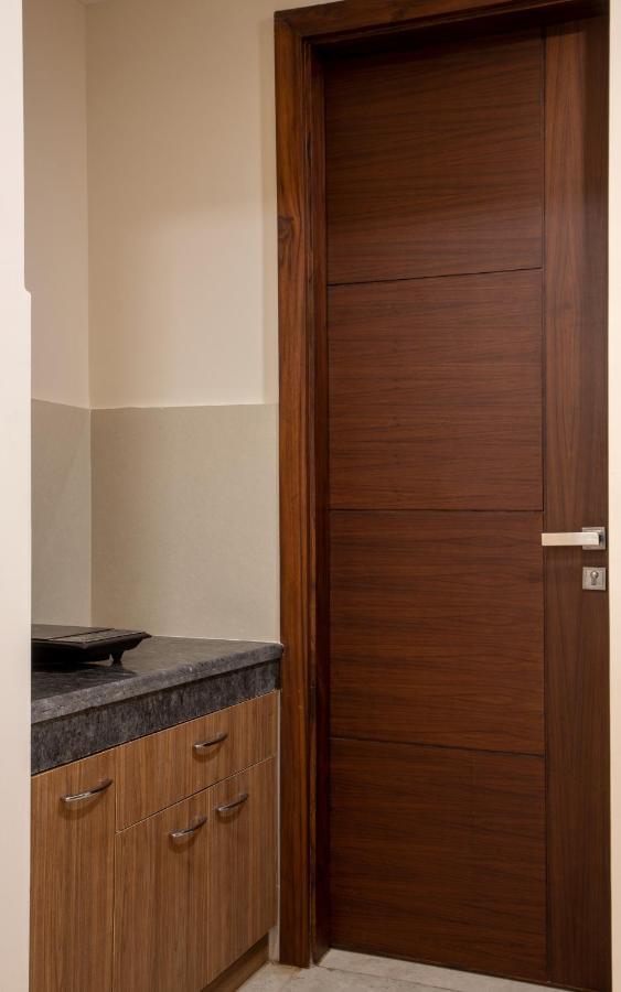 Perch Service Apartment-Mg Road Гургаон Екстериор снимка