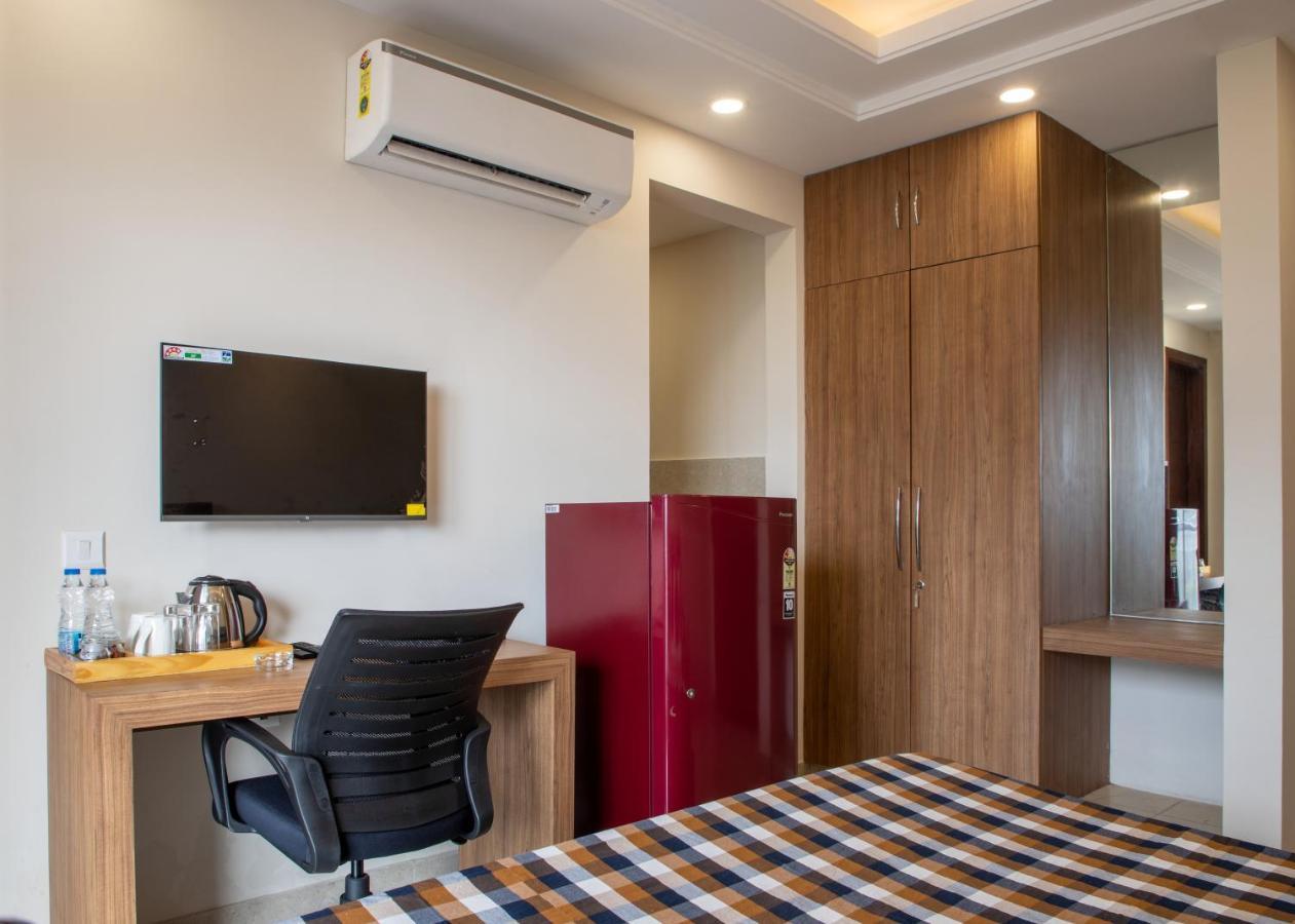 Perch Service Apartment-Mg Road Гургаон Екстериор снимка