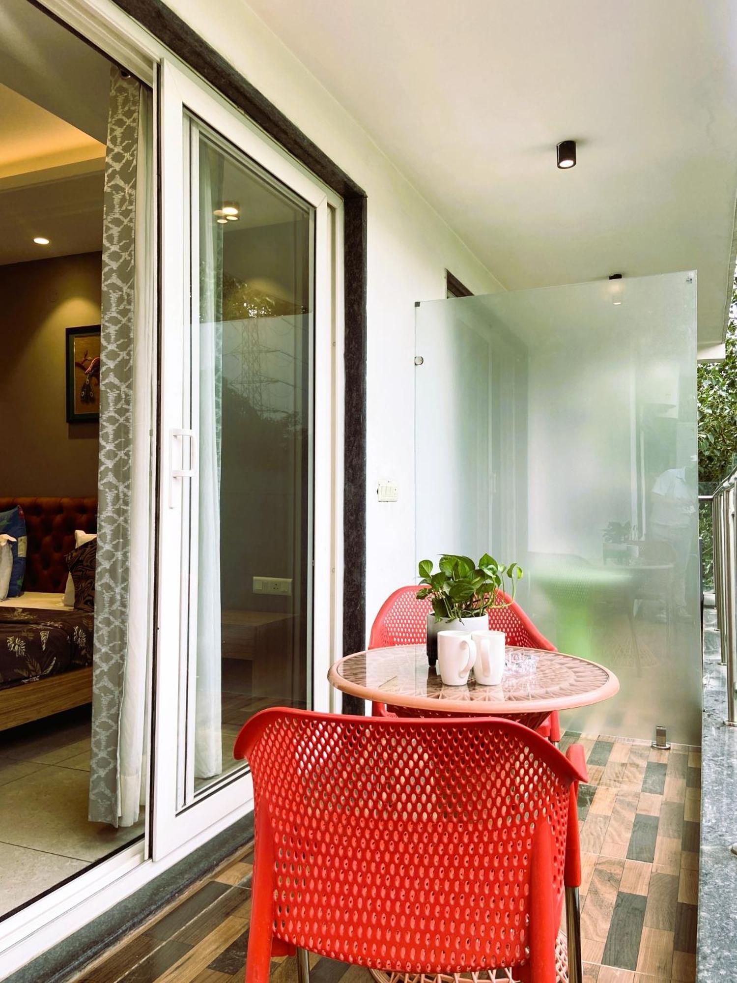 Perch Service Apartment-Mg Road Гургаон Екстериор снимка